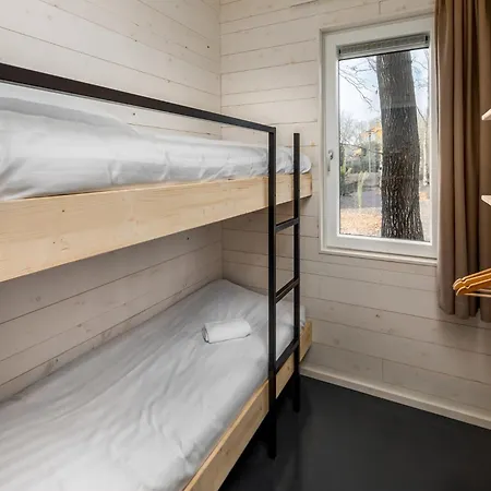 Modern Waterfront Lodge, Located Within Surroundings Сasa de vacaciones *